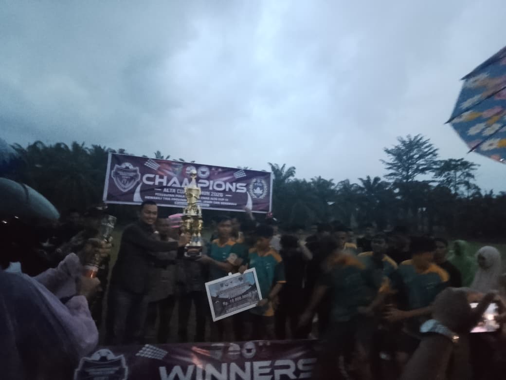 Rabu 06 Mei 2026  Menghadiri  Penutupan Turnamen  Sepak Bola ALTA CUP IX Tahun 2026 dilapangan  Bola